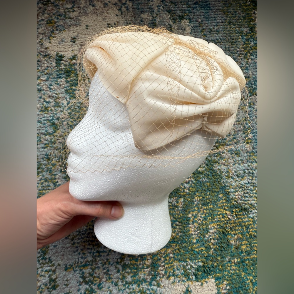 Vintage NOS cream bridal bow netted headpiece hat
